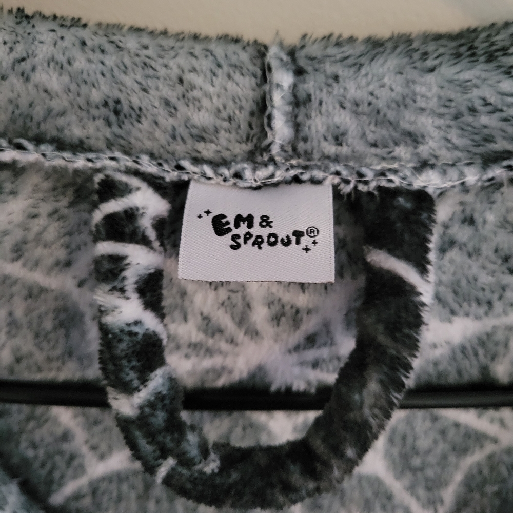 Em&Sprout Spiderweb Robe - Picture 3 of 4
